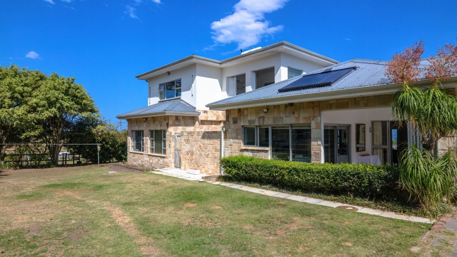 5 Bedroom Property for Sale in Sunrise On Sea Eastern Cape